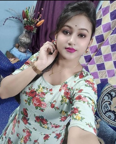 Independent Call Girls in Royal Plaza Hotel